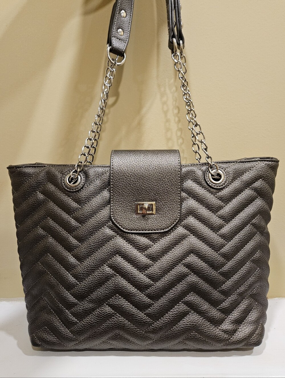 Charming Charlie Silver Tote with Chain Strap - Picture 3 of 9